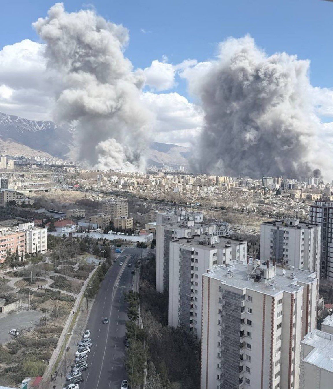 @𝐍𝐢𝐨𝐡 𝐁𝐞𝐫𝐠 🇮🇷 ✡︎: Damn, they are CRIPPLING the regime right now.
Also notice how much smaller the IRGC retaliation has been compared to last June. Either they are scared, or they simply don't have the means to fight o