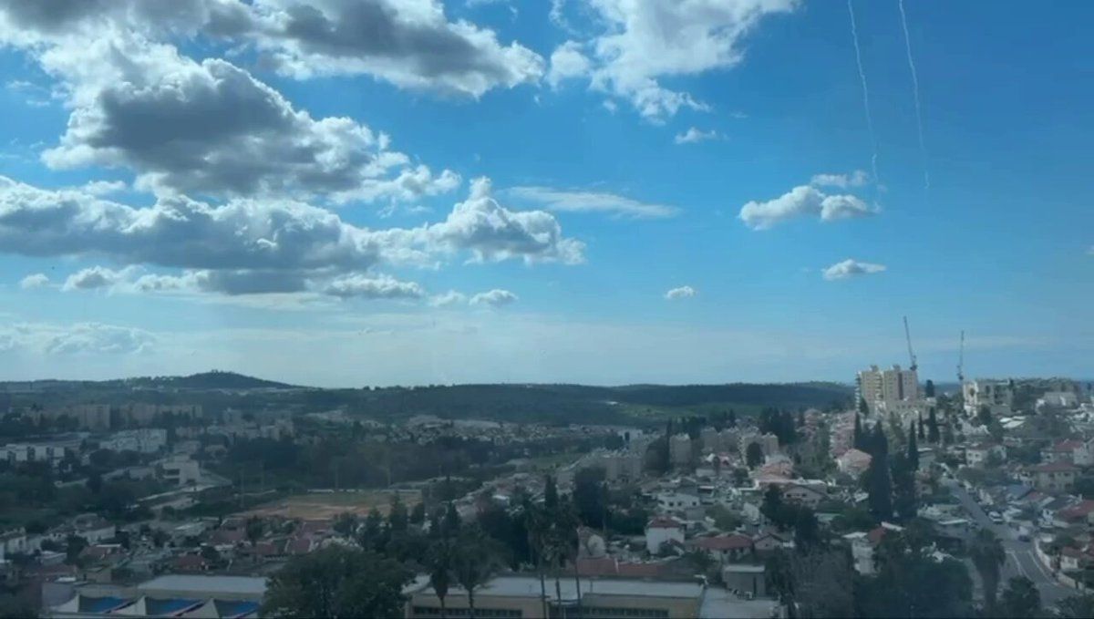 @Eli Afriat 🇮🇱: 🚨🇮🇱BREAKING: A very difficult event a short time ago:
3 people were killed in an Iranian missile strike in Beit Shemesh.
May their memory be blessed.💔