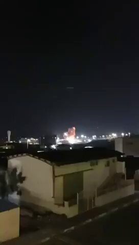 @𝐍𝐢𝐨𝐡 𝐁𝐞𝐫𝐠 🇮🇷 ✡︎: 🇮🇷 Airstrikes on the ultra vital Chabahar Port in Southern Iran.
This port is both militarily important, and also represents an economic lifeline for the islamic regime.