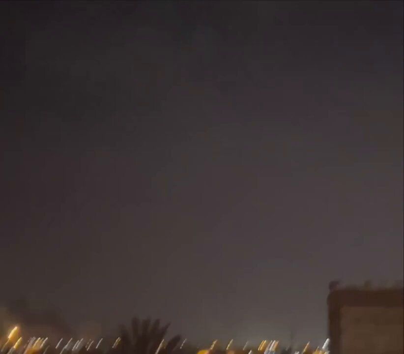 @Babak Taghvaee - The Crisis Watch: #Breaking: Fighter jets that appear to be F/A-18 Super Hornets or possibly F-35C Lightning IIs flown from the USS Abraham Lincoln aircraft carrier in the North Arabian Sea have just conducted an airst