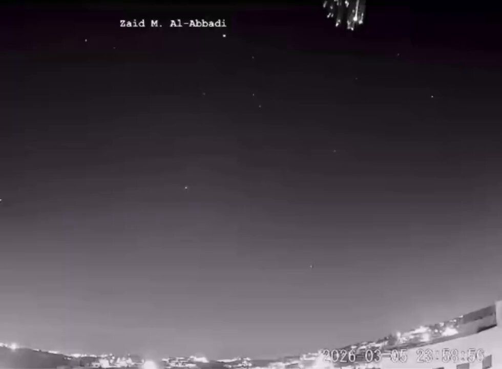 @Babak Taghvaee - The Crisis Watch: BREAKING: A wildlife photographer in Jordan has documented the use of cluster munitions by the Islamic regime of Iran against Israel this morning. Footage shows submunitions from an intermediate-range