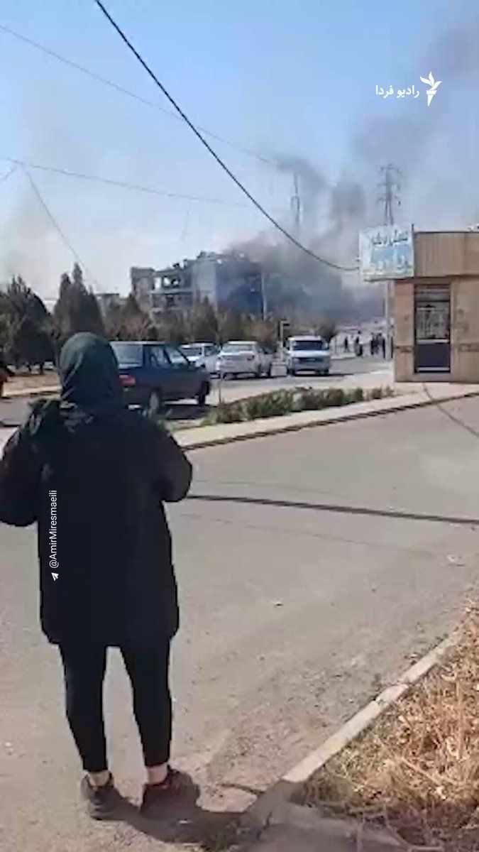 @RadioFarda|راديو فردا: ویدئوی منتشرشده در شبکههای اجتماعی آثار برجا مانده از حملۀ هوایی به ساختمان «سپاه حیدر کرار» در پرند تهران در روز پنجشنبه ۱۴ اسفند را نشان میدهد.