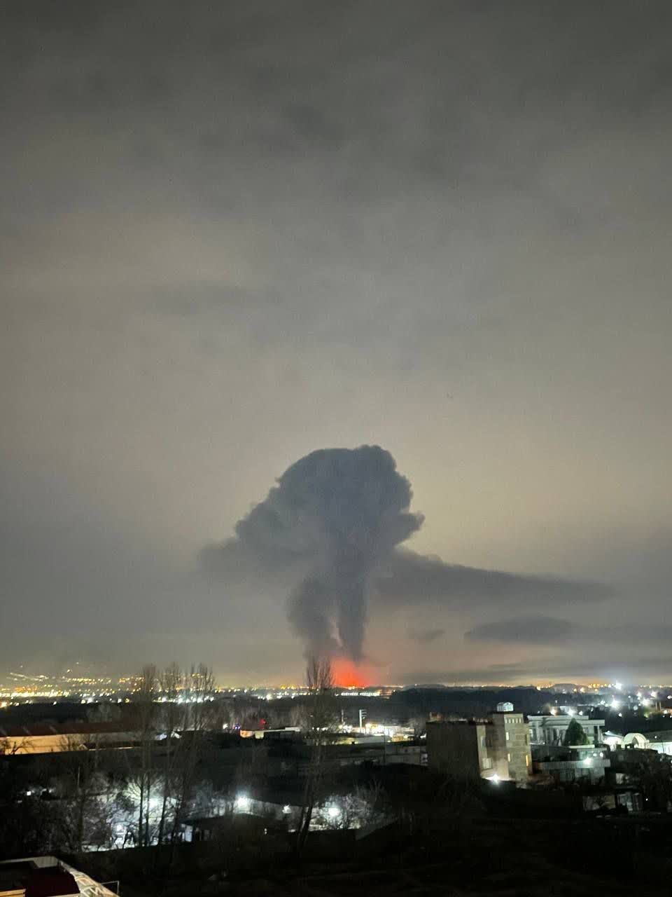 @Babak Taghvaee - The Crisis Watch: BREAKING: The logistics support base belonging to the IRGC Aerospace Force in the Esteghlal Industrial Complex located west of Tehran was targeted by the Israeli Air Force a few minutes ago.
#Operati