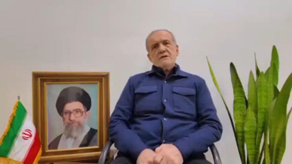 @𝐍𝐢𝐨𝐡 𝐁𝐞𝐫𝐠 🇮🇷 ✡︎: Goodness me...
The imagery of Pezeshkian slouching back in his chair, wearing a shirt two sizes too small, pretending to apologise to the region and to stop bombing right before bombing Dubai again.