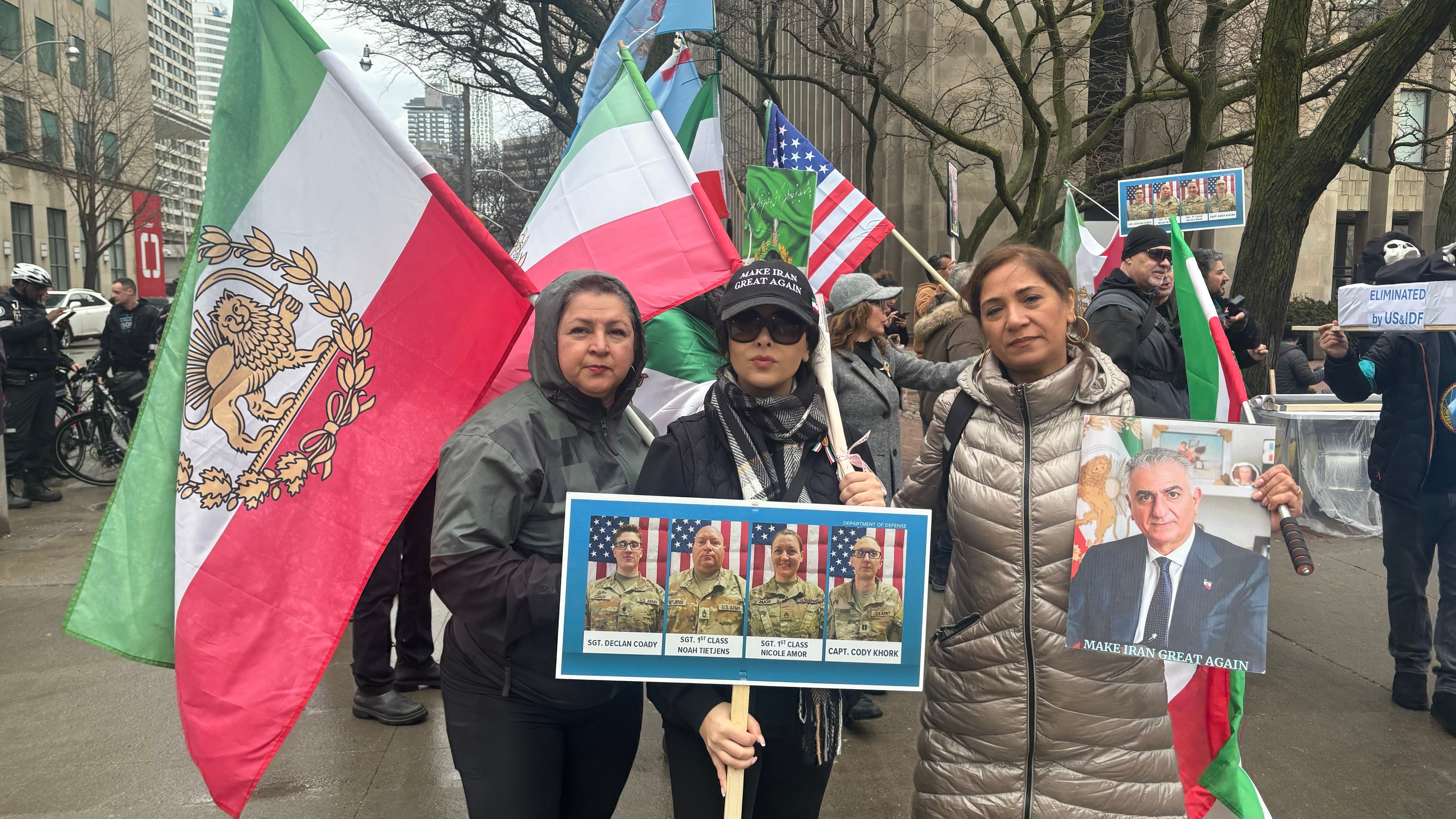@Goldie Ghamari | گلسا قمری 🇮🇷: Dear Americans,
We Iranians will never forget those who made the ultimate sacrifice on the path for freedom.
Your heroes are our heroes and we honour them.
God bless the US Military 🇺🇸
God bless