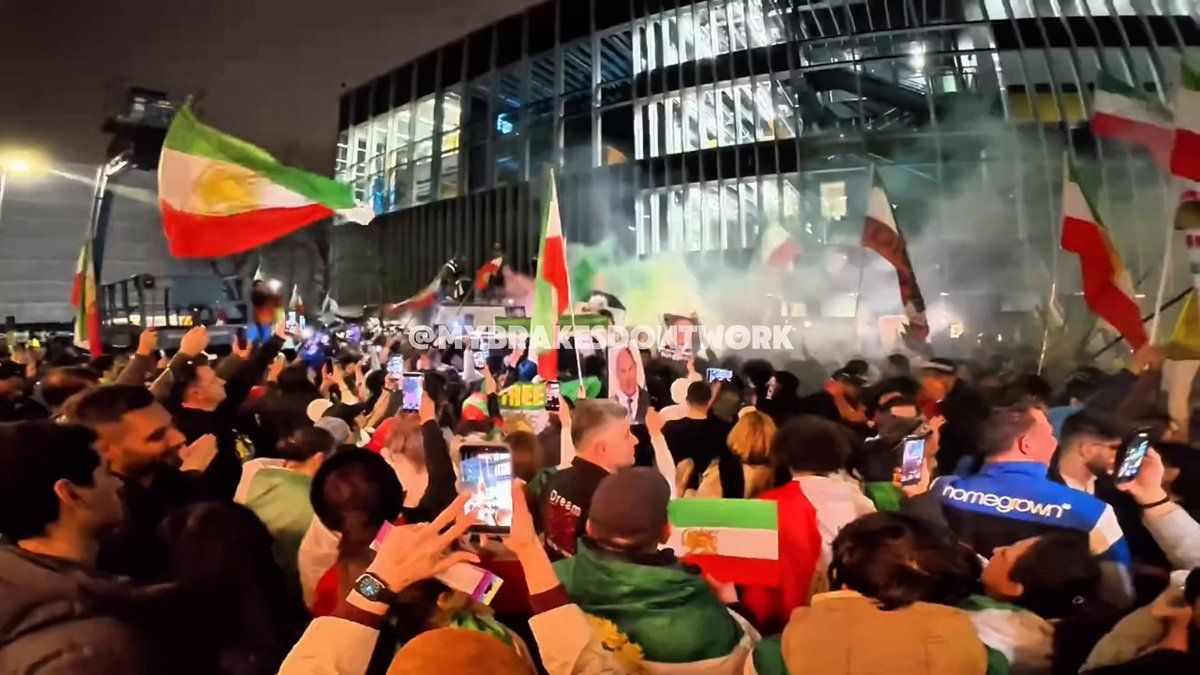 @Goldie Ghamari | گلسا قمری 🇮🇷: Iranians hold a massive party outside the Islamic centre in Manchester that was holding a vigil for Khamenei.
I told you for years: Iran is not a Muslim country and Iranians are oppressed by Muslim
