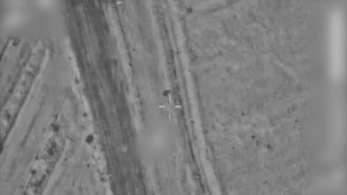 @Open Source Intel: WATCH 🔴
Hezbollah’s long range launchers are effectively single use.
The IDF says the launcher used to fire several long range projectiles at central Israel was destroyed in an airstrike shortly af