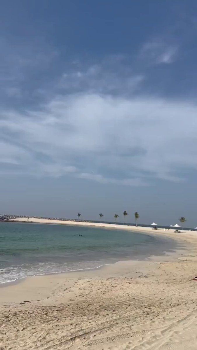 @Babak Taghvaee - The Crisis Watch: Interesting footage recorded today at Al-Mazhar Beach in Dubai. You can see an F-16E Desert Falcon of the UAE Air Force intercepting and shooting down a Shahed-136 one-way attack drone of the IRGC Aer
