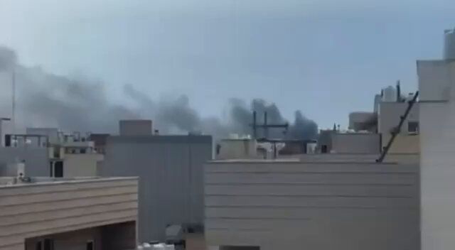 @🇮🇷LiveIranNews🇮🇱: 🚨بوشهر پایگاه امام صادق متعلق به گروهک تروریستی سپاه پاسداران هدف حمله قرار گرفت./همزمان گزارشهای مردمی حاکی از آن است که انبارهای موشکی این گروهک در شهر خورموج نیز مورد اصابت قرار گرفته است. این مر