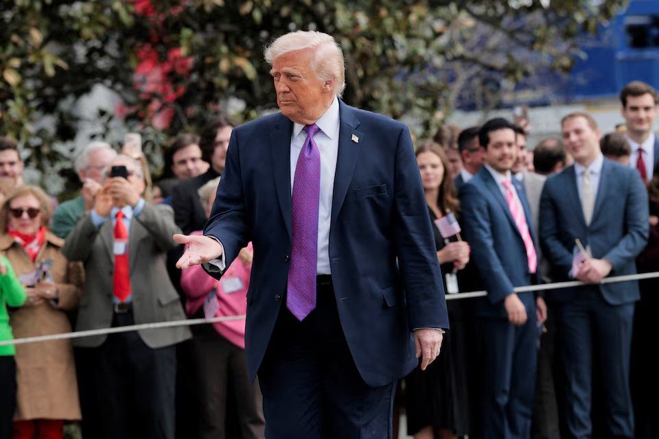 @Visegrád 24: BREAKING:
Trump says US would escort ships in Strait of Hormuz "if needed"
"We would do it if we needed to. But, you know, hopefully things are going to go very well. We're going to see what happ