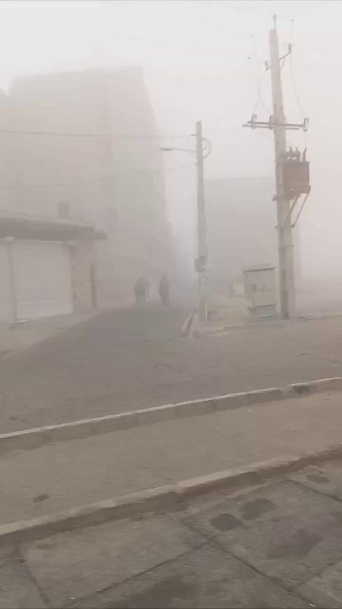 @🇮🇷LiveIranNews🇮🇱: 🚨بمباران مرکز وابسته به گروهک تروریستی سپاه پاسداران در نسیمشهر/ظهر جمعه ۲۲ اسفند حوالی ساعت ۱۲:۱۵ یکی از مراکز وابسته به گروهک تروریستی سپاه پاسداران در نسیمشهر هدف حمله قرار گرفت. در ویدیوی دریاف