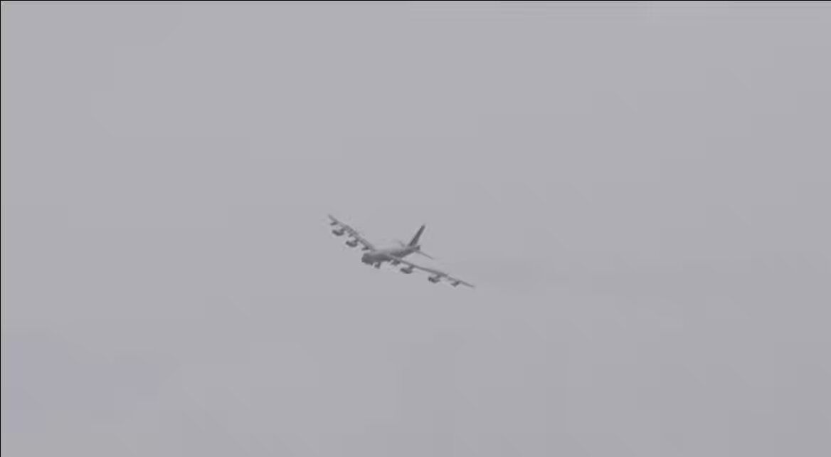 @WarMonitor🇺🇦🇬🇧: US airforce B-52 Stratofortress bomber landing in British RAF Fairford after a bombing run on Iran.
Credit-YDM Aviation