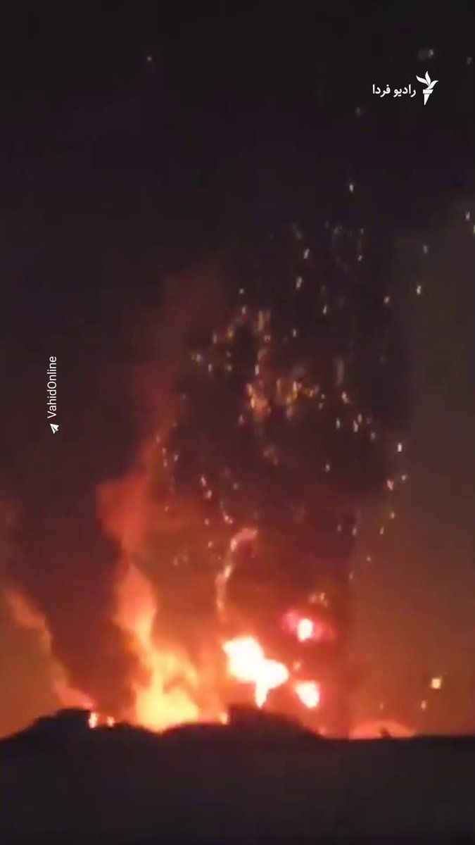 @RadioFarda|راديو فردا: 🔸 اسرائیل مدعی شد هواپیمای علی خامنهای، رهبر پیشین جمهوری اسلامی، را به عنوان یک «دارایی راهبردی» در فرودگاه «مهرآباد» تهران «منهدم» کرده است.
🔸 رادیو فردا در شرایط جنگی و قطع اینترنت، قادر به راس