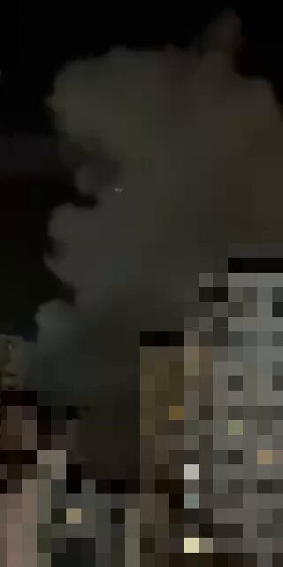 @Vahid Online: ویدیوی دریافتی با صدای: 'ساعت ۳:۱۰ پایگاه بسیج شمال #تهران در کامرانیه رو هفت ۸ بار زدند'
بامداد سهشنبه ۲۶ اسفند
#Iran #Tehran