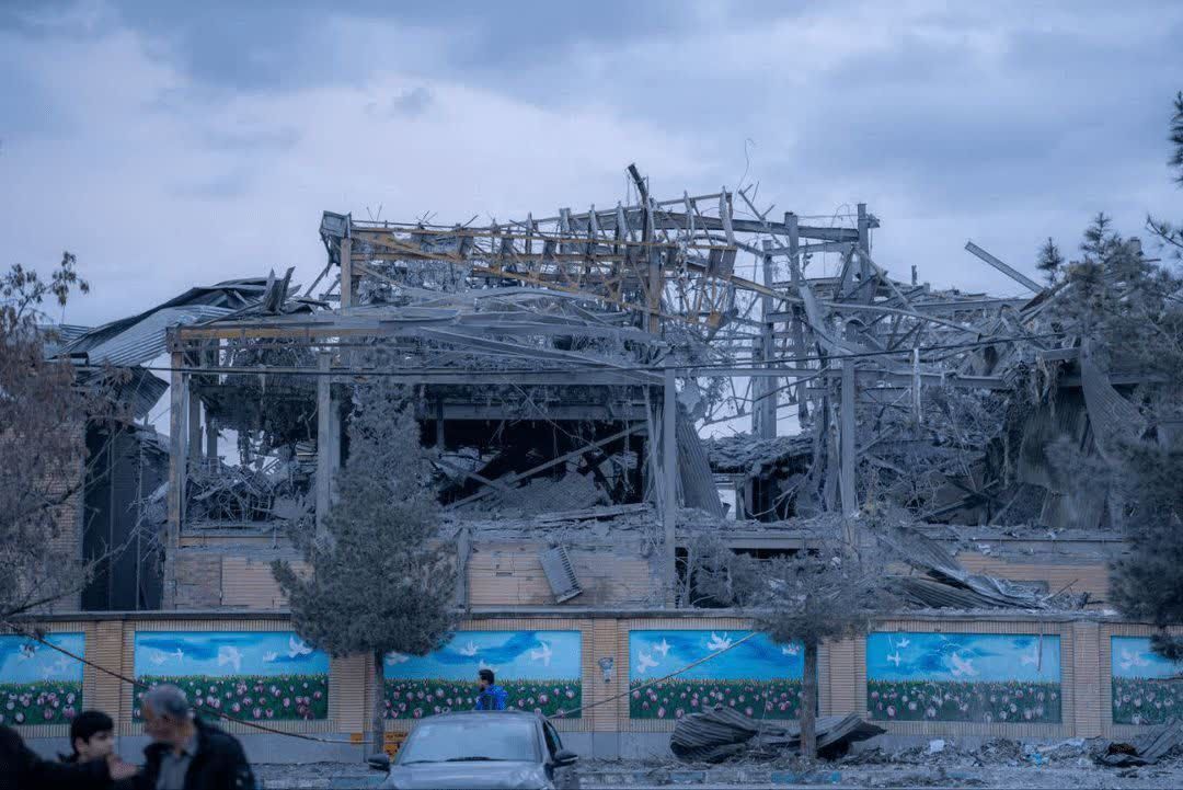 @Babak Taghvaee - The Crisis Watch: BREAKING: These images show the destruction of a boys’ high school in the city of Khomein, central Iran, as a result of an Israeli airstrike. This high school had been used by the IRGC Aerospace Force