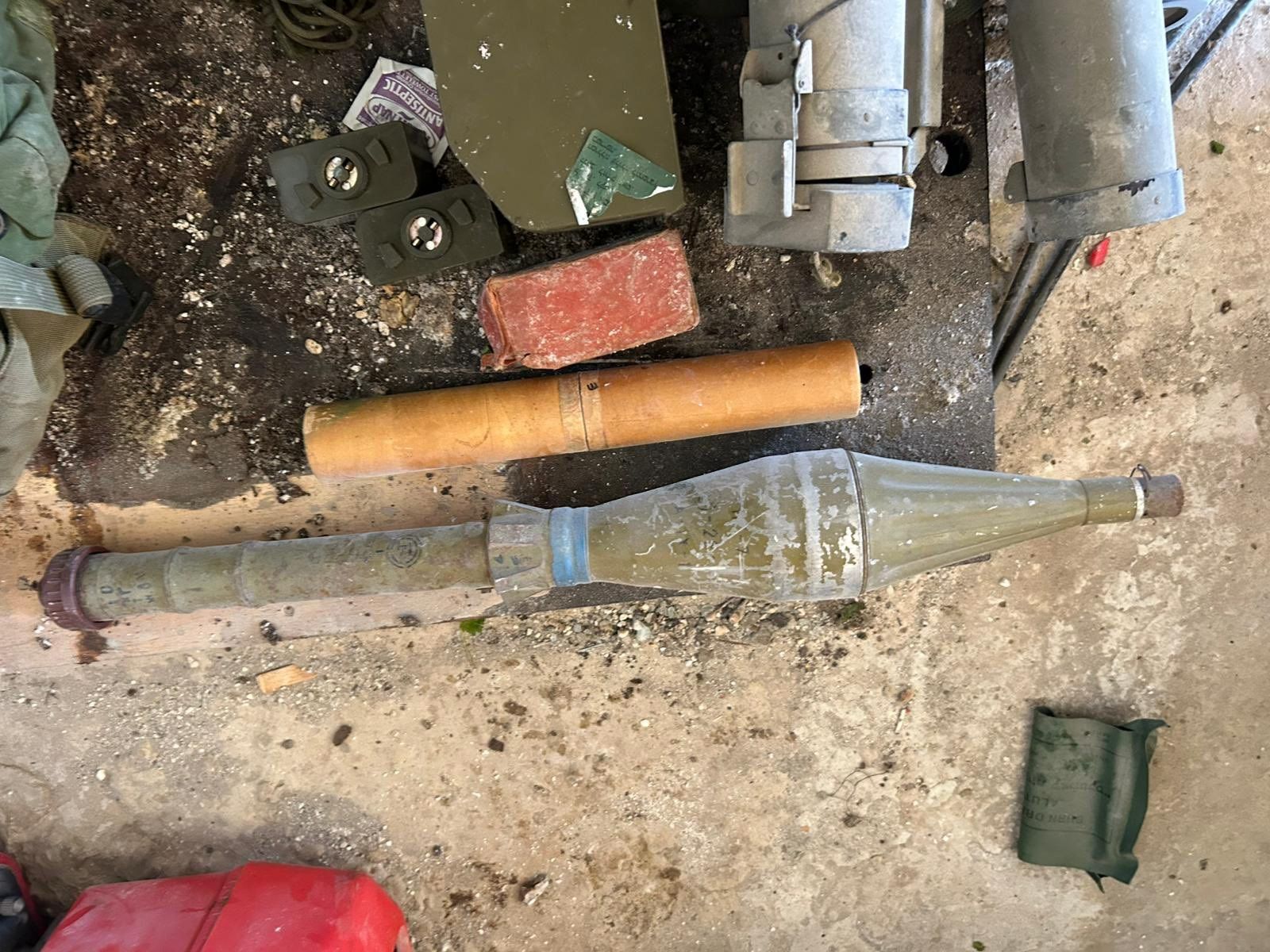 @Open Source Intel: IDF UPDATE 🔴
Division 36 and the Air Force killed 20+ Hezbollah militants in southern Lebanon over the past day, destroying dozens of sites and seizing weapons. Ground troops and airstrikes combined