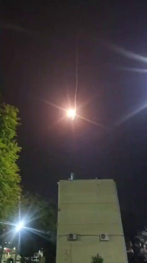 @Babak Taghvaee - The Crisis Watch: BREAKING: In retaliation for the Israeli targeting of a building inside the Bushehr nuclear reactor in southern Iran, the IRGC Aerospace Force targeted the Dimona nuclear reactor in Israel. However, t