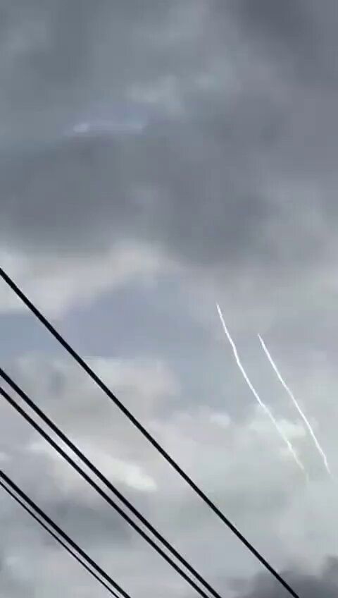 @Babak Taghvaee - The Crisis Watch: BREAKING: Today, the IRGC Aerospace Force attempted to target Dimona twice—once in the afternoon and again tonight. These footages show the moment they launched the first barrage of missiles at the nu