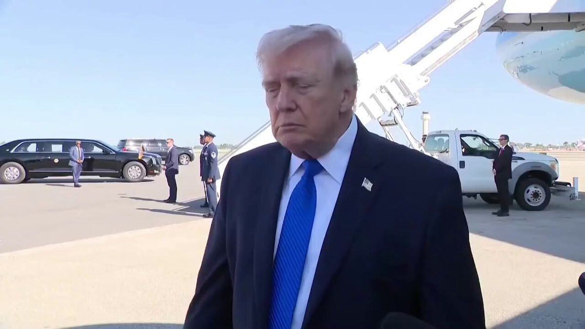 @🇮🇷LiveIranNews🇮🇱: 🚨🚨🇺🇸🦀رئیس جمهور ترامپ از احتمال کنترل مشترک تنگه هرمز با ایران پس از تغییر رژیم خبر داد.
ترامپ: این تنگه به طور مشترک کنترل خواهد شد.
سوال: توسط چه کسی؟
ترامپ: شاید من. من و آیت الله، هر کسی