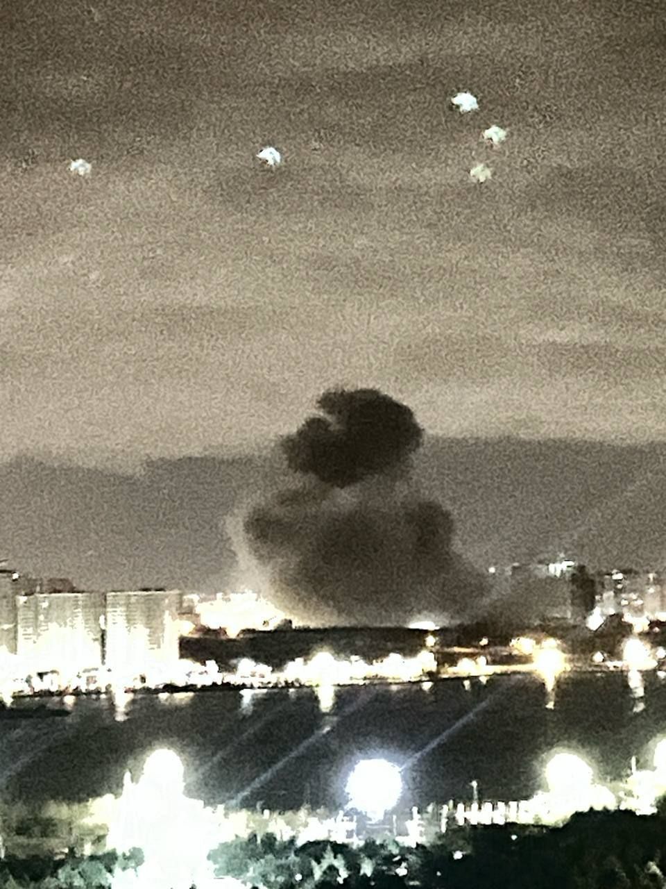 @Babak Taghvaee - The Crisis Watch: BREAKING: The Israeli Air Force once again targeted the headquarters of the IRGC Aerospace Force in Kuhsaar, located in the Chitgar neighborhood of Tehran, the capital of Iran, tonight.
This follows