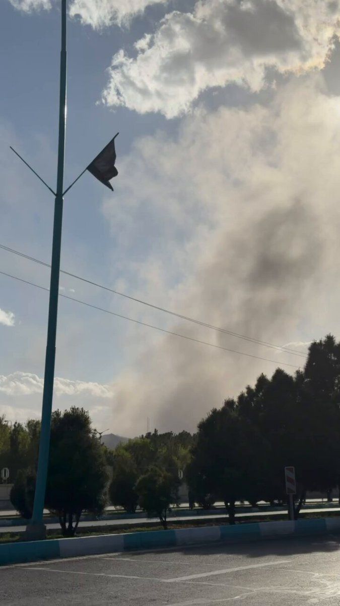 @Vahid Online: Received images from #Yazd
In the received messages around 16:15, citizens from Yazd wrote that the back of Koohsatan Park has again been targeted by airstrikes.
Saturday, March 27 #Iran