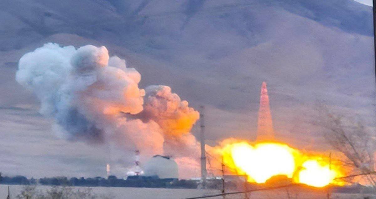 @Babak Taghvaee - The Crisis Watch: BREAKING: The Khondab Heavy Water Industrial Facility near Arak is n Iran has been bombed by the Israeli Air Force. There is huge risk of radioactive contamination in the region.
#OperationEpicFury