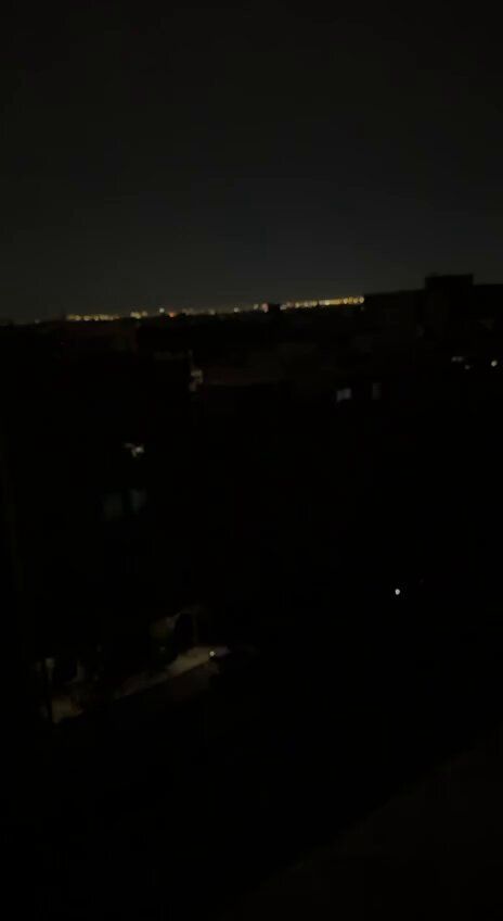 @Vahid Online: Based on messages received at 21:05, airstrikes have been carried out on points in #Tehran and #Karaj, and power has been cut in large areas of Karaj.
Sunday, April 29 #Iran #Tehran