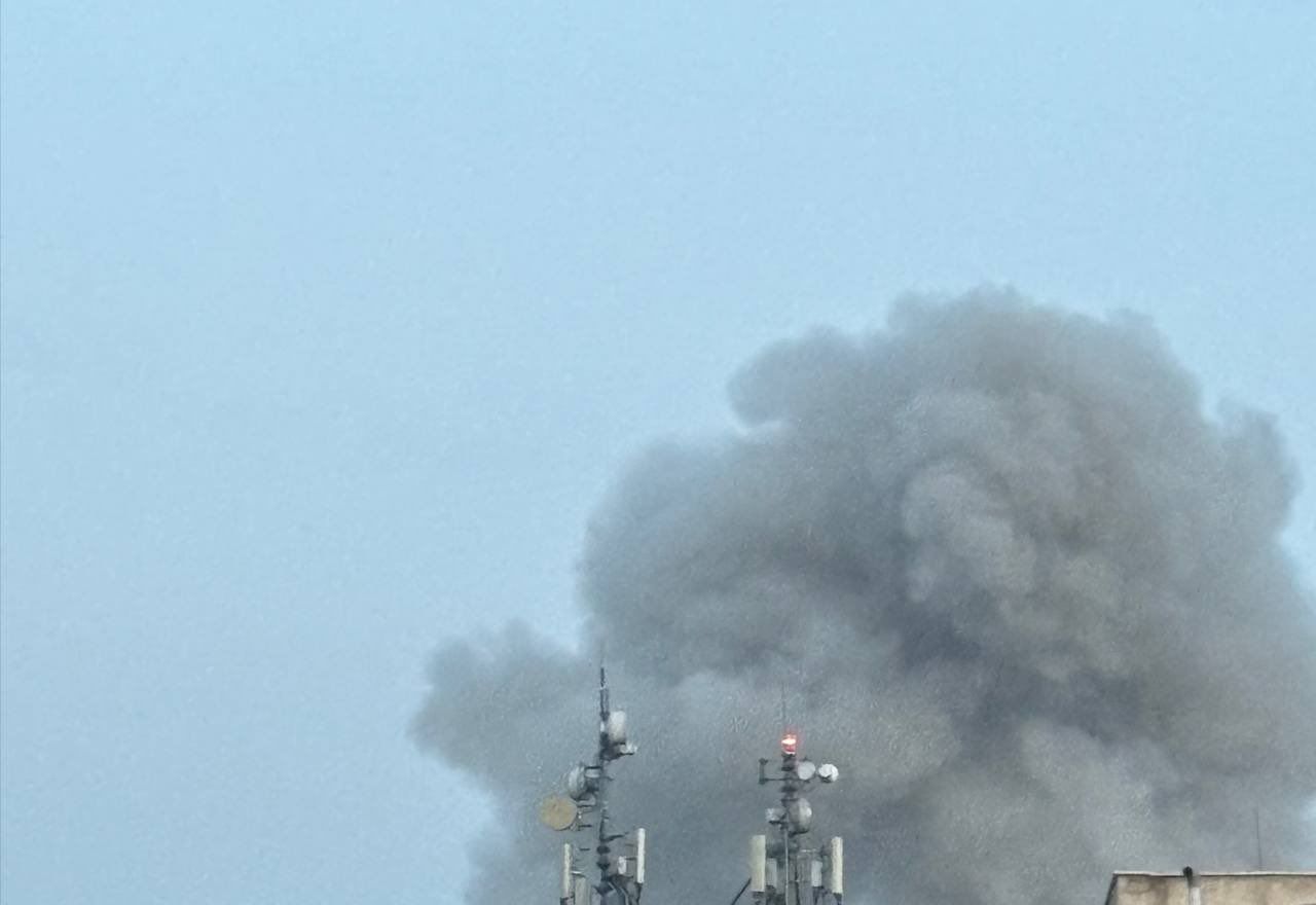 @Eli Afriat 🇮🇱: 🚨🇺🇸🇮🇷BREAKING: The US attacked the former US embassy in Tehran, which had become a gathering point for Revolutionary Guard and Basij fighters - according to Iranian opposition reports.