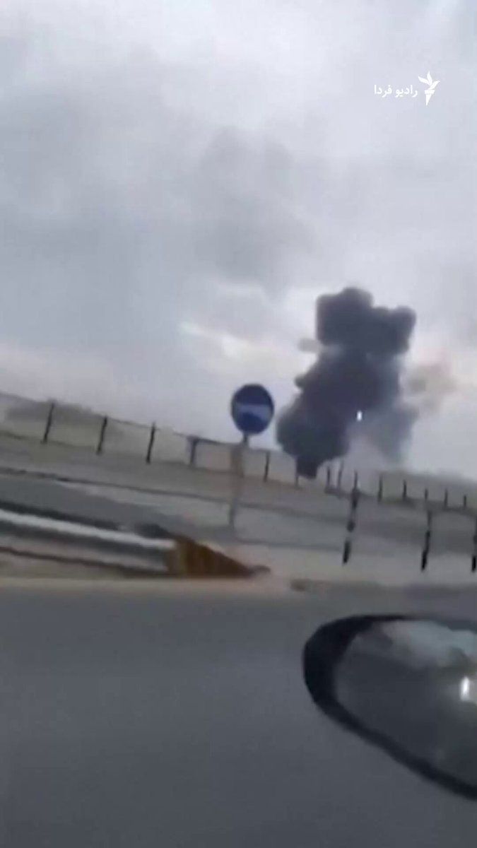 @RadioFarda|راديو فردا: On Sunday, Bapco company in Bahrain announced that a tanker at the company's fuel depot had caught fire due to an attack by Iran.
Published reports and images indicate nighttime airstrikes on Tehran