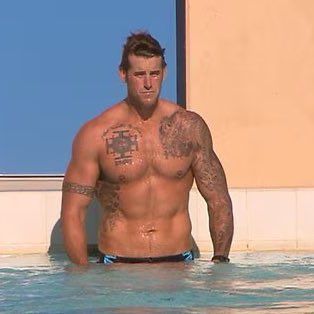@Visegrád 24: Australia’s most decorated soldier, Ben Roberts-Smith, was arrested at Sydney Airport.
He faces five war crimes murder charges over the killings of unarmed civilians in Afghanistan, and risks possibl