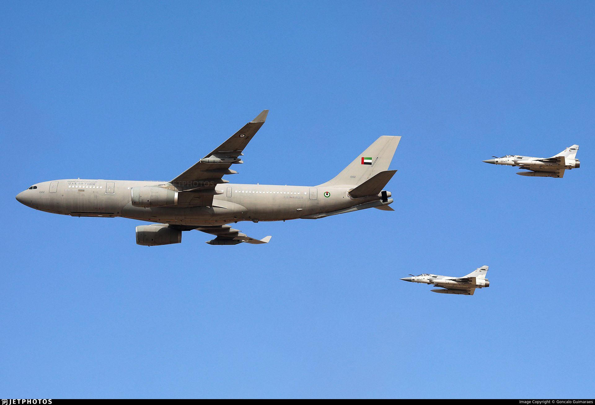 @Babak Taghvaee - The Crisis Watch: BREAKING: It is now confirmed that the UAE Air Force has conducted a large-scale operation targeting Iran’s oil and petrochemical plants in the Persian Gulf region. They have bombed refineries on the
