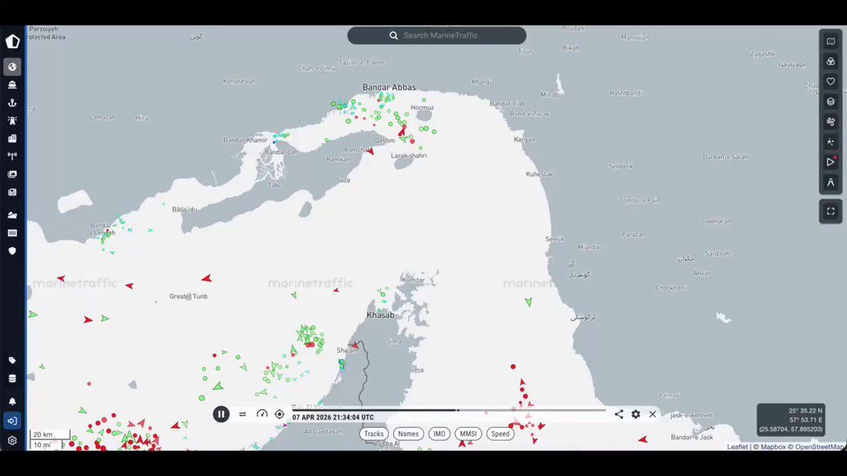 @Visegrád 24: Meanwhile, shipping resumes in the Strait of Hormuz following the announcement of a ceasefire
The first vessels are crossing, while hundreds remain in the area, including 426 tankers and dozens of LN