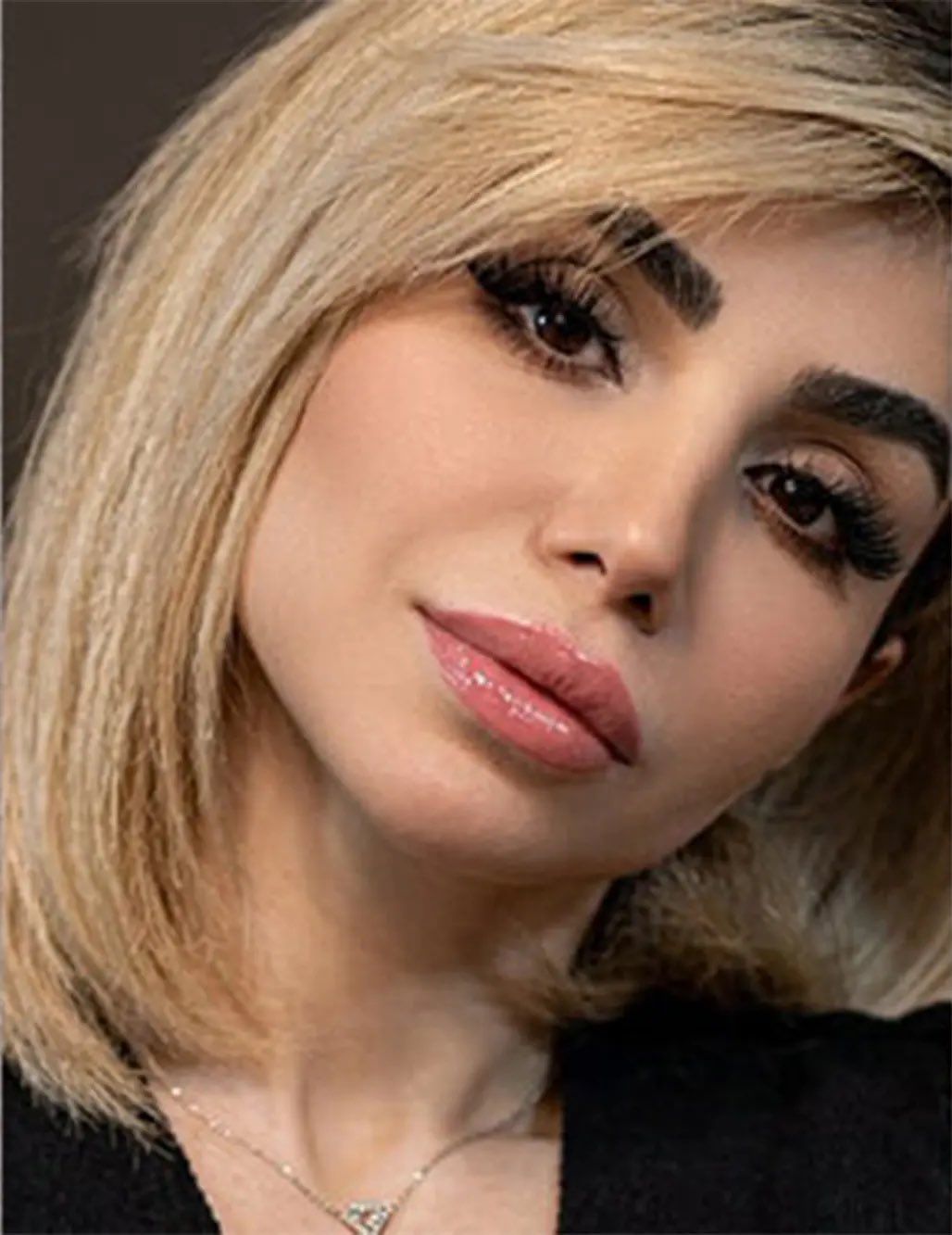 انقلاش: رژیم ایران تصمیم به اعدام یکی از اعتراضکنندگان زن دارد
بیتا همتی، یک زن مолод ایرانی، به گزارشها نزدیک به خطر اعدام به شکل هنجاری همراه با شوهرش است.
او پس از