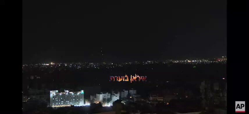 @Eli Afriat 🇮🇱: 🚨🇱🇧WATCH: Beirut is shaking from celebratory gunfire in the air, Hezbollah is celebrating the ceasefire imposed on Israel by the United States, proving to everyone that no one intends to collect th