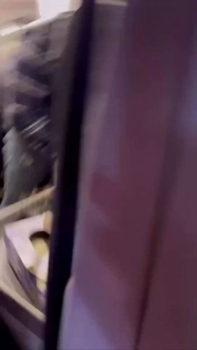 @🇮🇷LiveIranNews🇮🇱: 🚨ویدیو تازه منتشر شده/حمله وحشیانه گروهک تروریستی سپاه پاسداران به آمبولانس حامل انقلابیون مجروح در ۱۸ دی ماه؛مزدوران این نهاد سرکوبگر مستقیماً به سوی هموطنان زخمی و حتی نیروهای درمانی که در تلاش برا