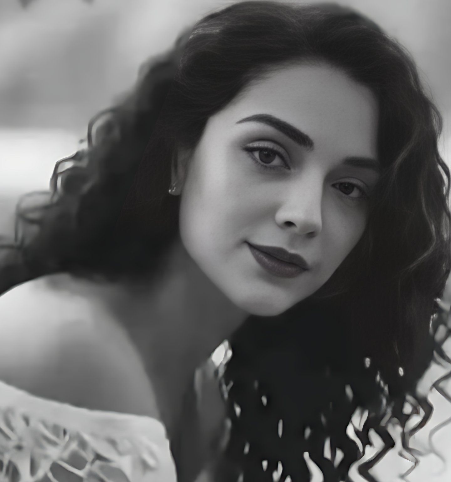 @🇮🇷LiveIranNews🇮🇱: 🚨Don’t stop talking about Iran
Aida Barasa was just 20. A psychology student. A normal girl with a future.
On January 9, they shot her. Three bullets. Straight into her neck and throat.
Then it get