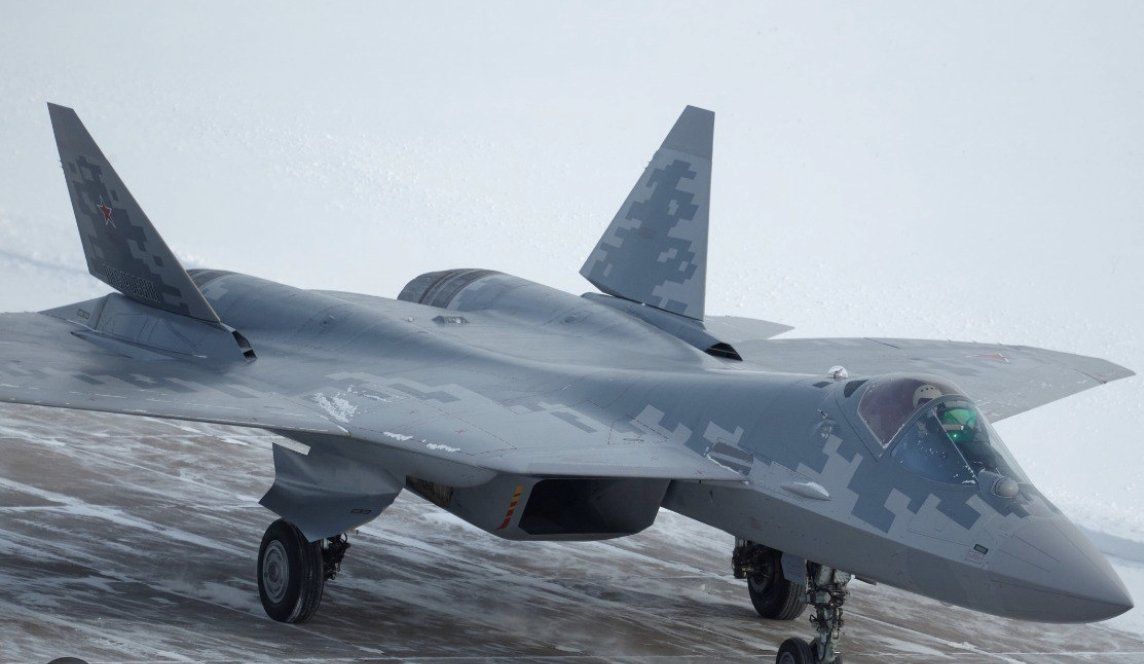 @WarMonitor🇺🇦🇬🇧: Ukrainian forces have hit and knocked out two SU-57 Russian fifth generation fighter aircraft and one SU-34 in a 1700km behind the frontline drone strike on Shagol airfield in the Chelyabins.
Wow...