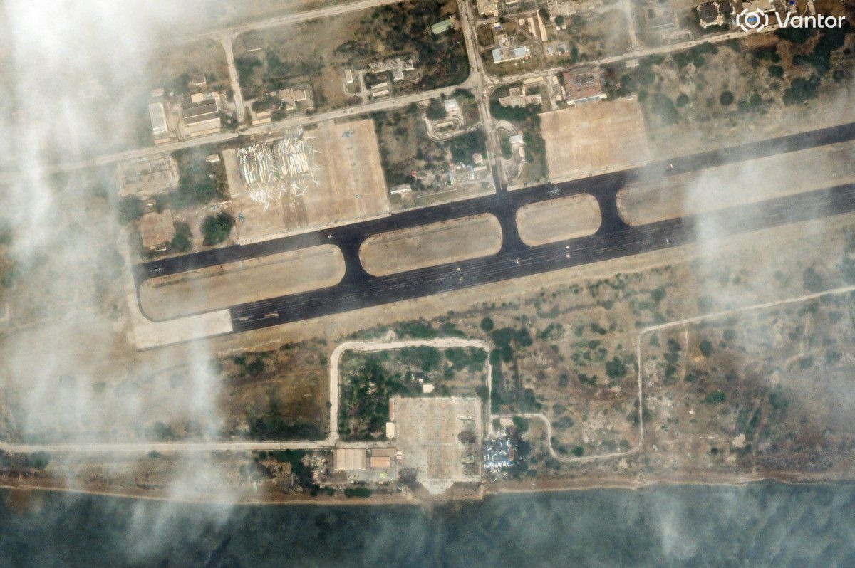 @Babak Taghvaee - The Crisis Watch: Breaking: Last night, the IRGC Navy launched two cruise missiles at the UAE from Bandar Abbas, north of the Hormuz Strait. It did not take long before multiple retaliatory airstrikes targeted two IRGC