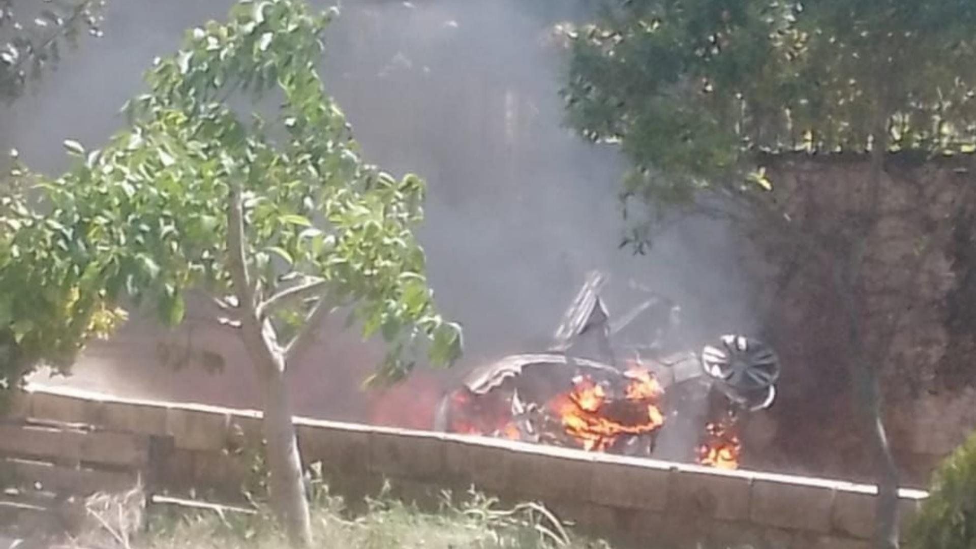 @Open Source Intel: A vehicle was struck by an Israeli airstrike in the Blat area of Marjayoun, southern Lebanon.