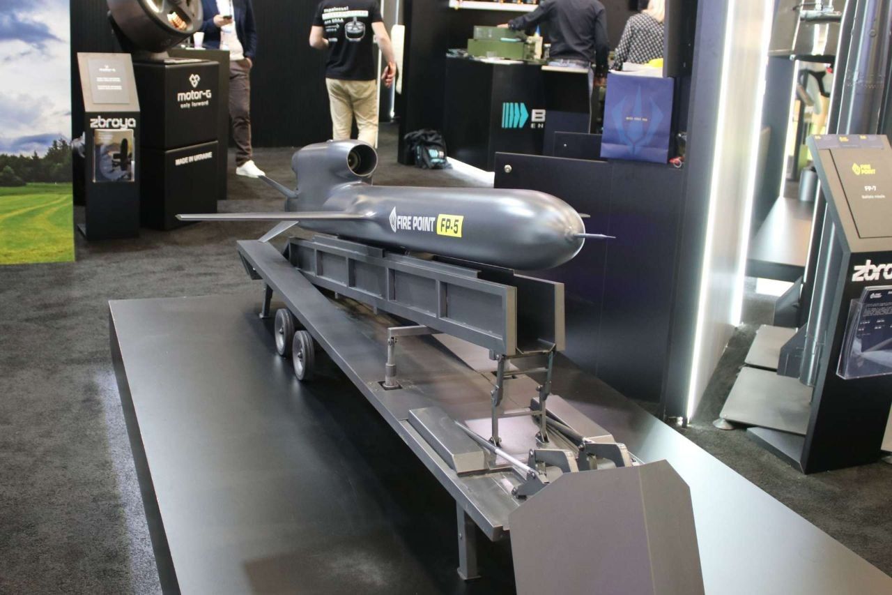 @🇮🇷LiveIranNews🇮🇱: ⚡🇺🇦🚀اوکراین از موشک کروز جدید «فلامینگو FP-5» با برد ۳۰۰۰ کیلومتر رونمایی کرد./کییف در نمایشگاه SAHA Expo 2026 از موشک کروز جدید خود پرده برداشت؛ موشکی که گفته میشود قابلیت شلیک از لانچر زمینی را