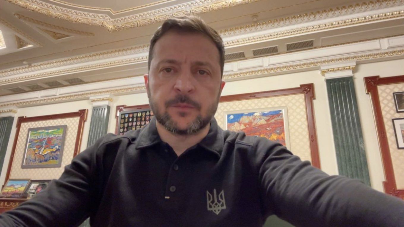 زلزلسکی دربارهً سیمای «وقف اردو» پوتن: «روسيه هیچ تلاشی برای ایمیت کردن وقف اردو در خط جبهه نکرده است. مانند دیروز، اوکراین امروز نیز پاسخ مراطی خواهد داد.»