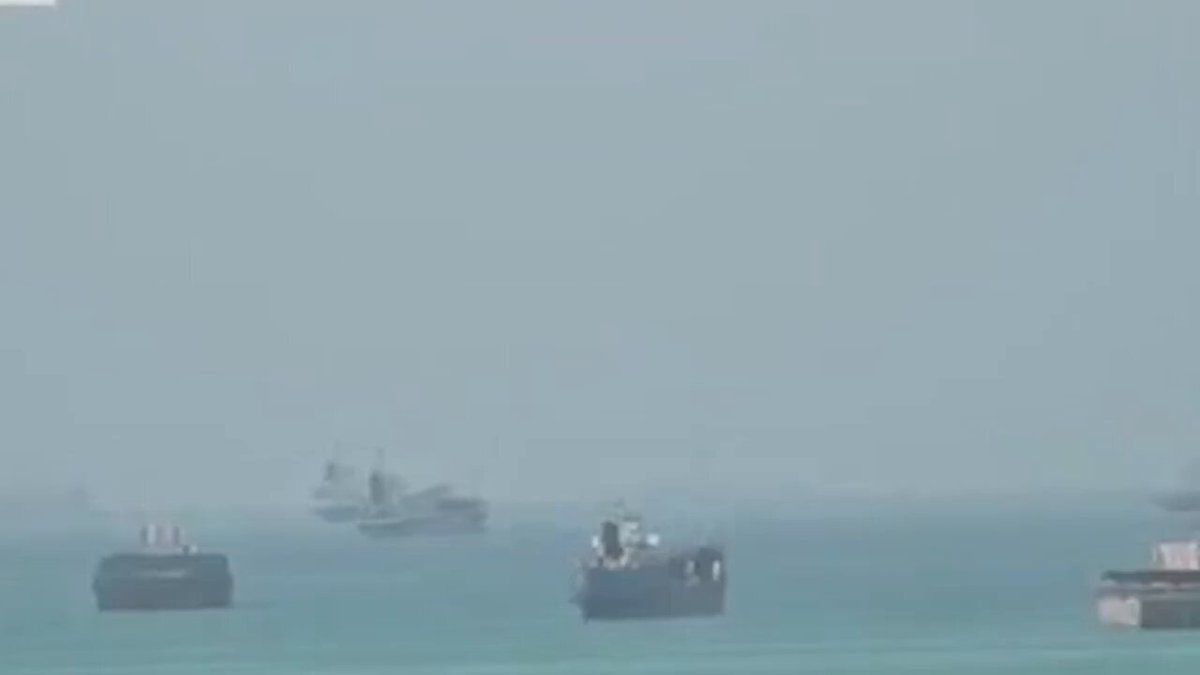 @✡︎𝐋𝐢𝐯𝐞𝐈𝐫𝐚𝐧𝐍𝐞𝐰𝐬🇮🇷🇮🇱: ⚡🌊🦀آخرین تصاویر از وضعیت ترافیک دریایی در تنگه هرمز/تصاویر تازه منتشرشده، آخرین وضعیت کشتیها و رفتوآمد دریایی در تنگه هرمز را نشان میدهد؛ آبراهی راهبردی که در هفتههای اخیر با افزایش تنشها و تهد