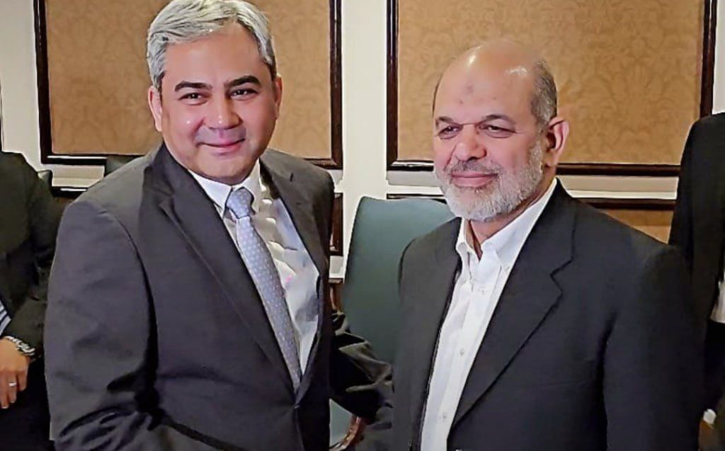 @✡︎𝐋𝐢𝐯𝐞𝐈𝐫𝐚𝐧𝐍𝐞𝐰𝐬🇮🇷🇮🇱: ⚡🇵🇰🦀Pakistan's Interior Minister met with the commander of the terrorist IRGC group in Tehran / Al Arabiya reported that Pakistan's Interior Minister, during his trip to Tehran, met and held talks