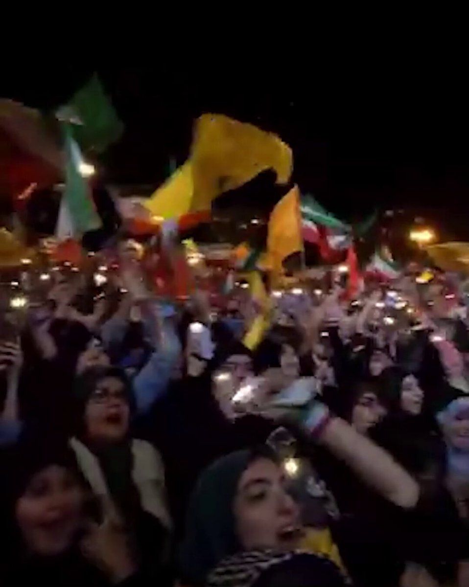 @Masih Alinejad 🏳️: سپاه پاسداران جمهوری اسلامی بار دیگر با شلیک موشک به خاک اسرائیل و به نام «حمایت از حزبالله لبنان»، ثابت کرد که نه تنها هیچ ارزشی برای جان، امنیت و معیشت مردم ایران قائل نیست، بلکه از ماجراجوییهای ج