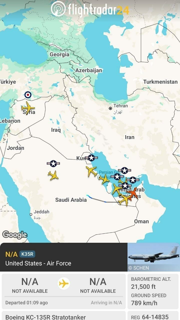 @✡︎𝐋𝐢𝐯𝐞𝐈𝐫𝐚𝐧𝐍𝐞𝐰𝐬🇮🇷🇮🇱: ⚡🇺🇸🦀گزارشها از فعالیت گسترده هواپیماهای سوخترسان نیروی هوایی آمریکا در اطراف تنگه هرمز و خلیج فارس حکایت دارند./بر اساس این گزارش، شماری از تانکرهای سوخترسان آمریکایی در مسیرهای عملیاتی مرتبط با
