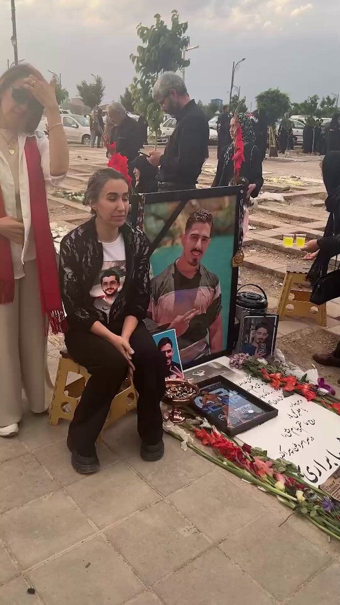 ویدئویی که هاجر نادری، مادر متین پرویزی، در صفحه شخصی خود منتشر کرده است او را در کنار آرامگاه پسرش نشان میدهد که میگوید «من به پسرم فقط یاحسین و تشنگی را یاد ندادم، به او یاد دادم که جلوی حرف زور باید است.