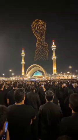 @✡︎𝐋𝐢𝐯𝐞𝐈𝐫𝐚𝐧𝐍𝐞𝐰𝐬🇮🇷🇮🇱: 🚨Dancer Bath Mansouri's Clenched Fist Drone Show Over Tehran/Simultaneously with the Khamenei's carcass-laying ceremony, an image of his clenched fist was displayed using hundreds of drones in the sk