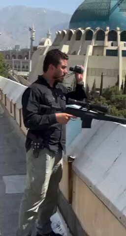 @✡︎𝐋𝐢𝐯𝐞𝐈𝐫𝐚𝐧𝐍𝐞𝐰𝐬🇮🇷🇮🇱: 🚨A sniper on the rooftop.
That alone tells you everything.
Reports indicate that an IRGC terrorist organization sniper was deployed on top of a building overlooking the Mosalla in Tehran during the f