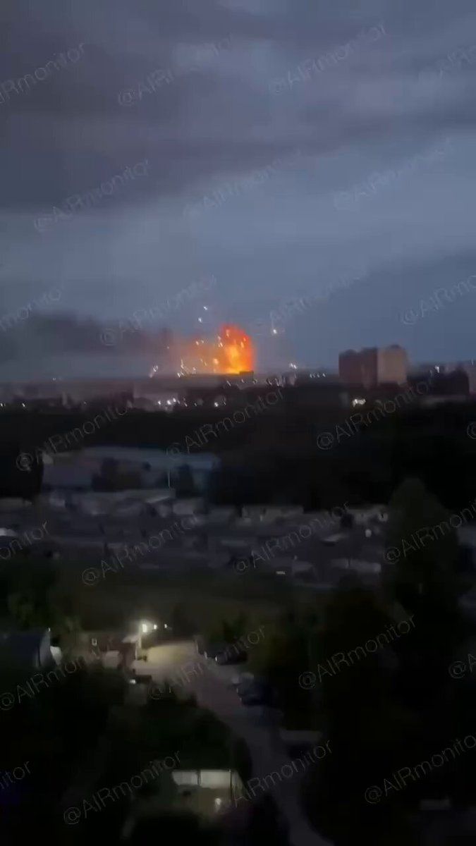 @✡︎𝐋𝐢𝐯𝐞𝐈𝐫𝐚𝐧𝐍𝐞𝐰𝐬🇮🇷🇮🇱: ⚡️🇺🇦🇷🇺Secondary Explosions Following Russia's Missile Attack on Kyiv/After Russian Iskander-M ballistic missiles and cruise missiles struck a location in Ukraine's capital, powerful secondary expl