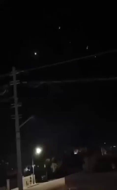 @Babak Taghvaee - The Crisis Watch: BREAKING: Muwaffaq Al-Salti Air Base is under heavy missile attack. Videos recorded in the small town of Al-Azraq, located next to this Air Base in Jordan, show multiple ballistic missiles launched by